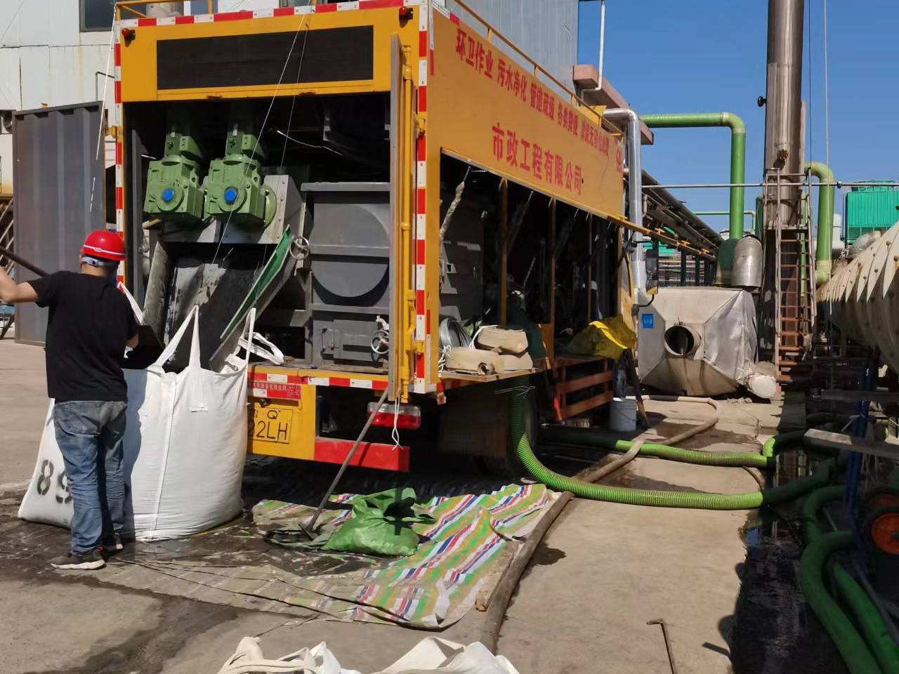 杭锦后淤泥压干处理